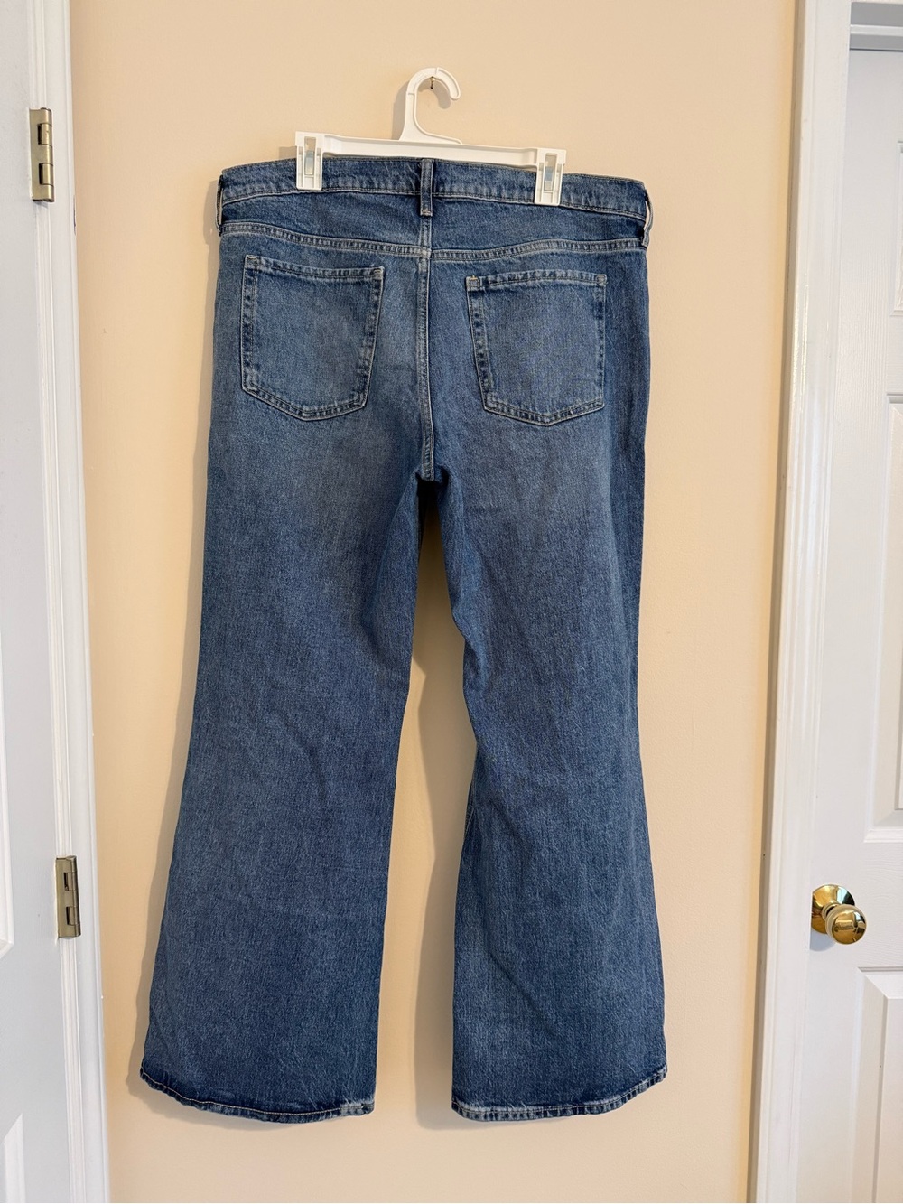 NWT Old Navy Mid-Rise Loose Boot-Cut Jeans Women’s 16 Color Kyle - Picture 4 of 12